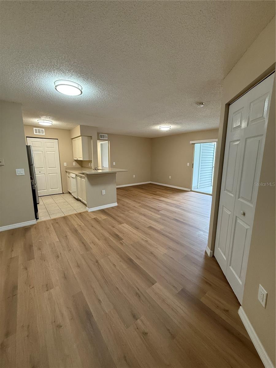 Image 3 of 28 For 1222 Bermuda Lakes Lane 207