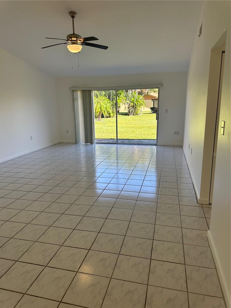 Image 4 of 12 For 6479 Royal Woods Drive