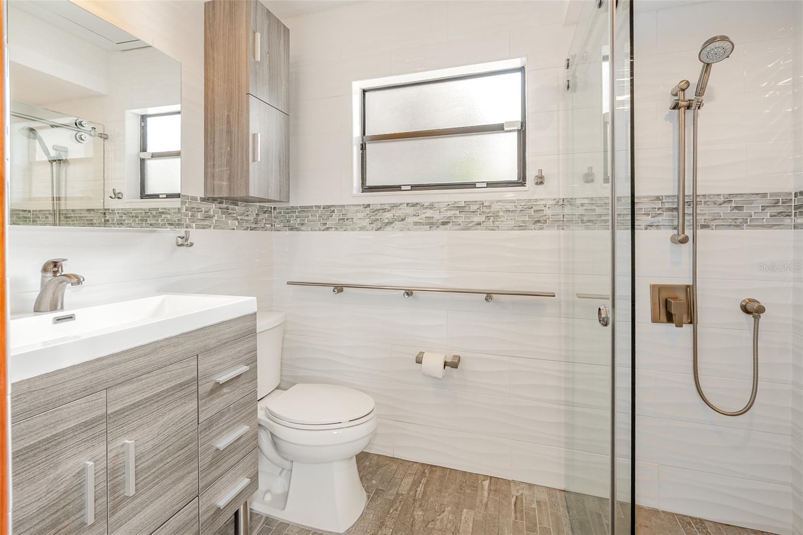 Image 33 of 43 For 2020 Venetian Way