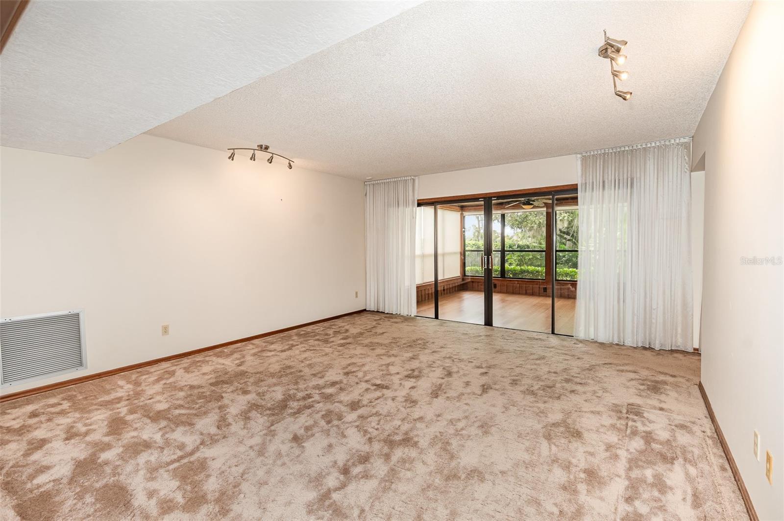 Image 9 of 43 For 2020 Venetian Way