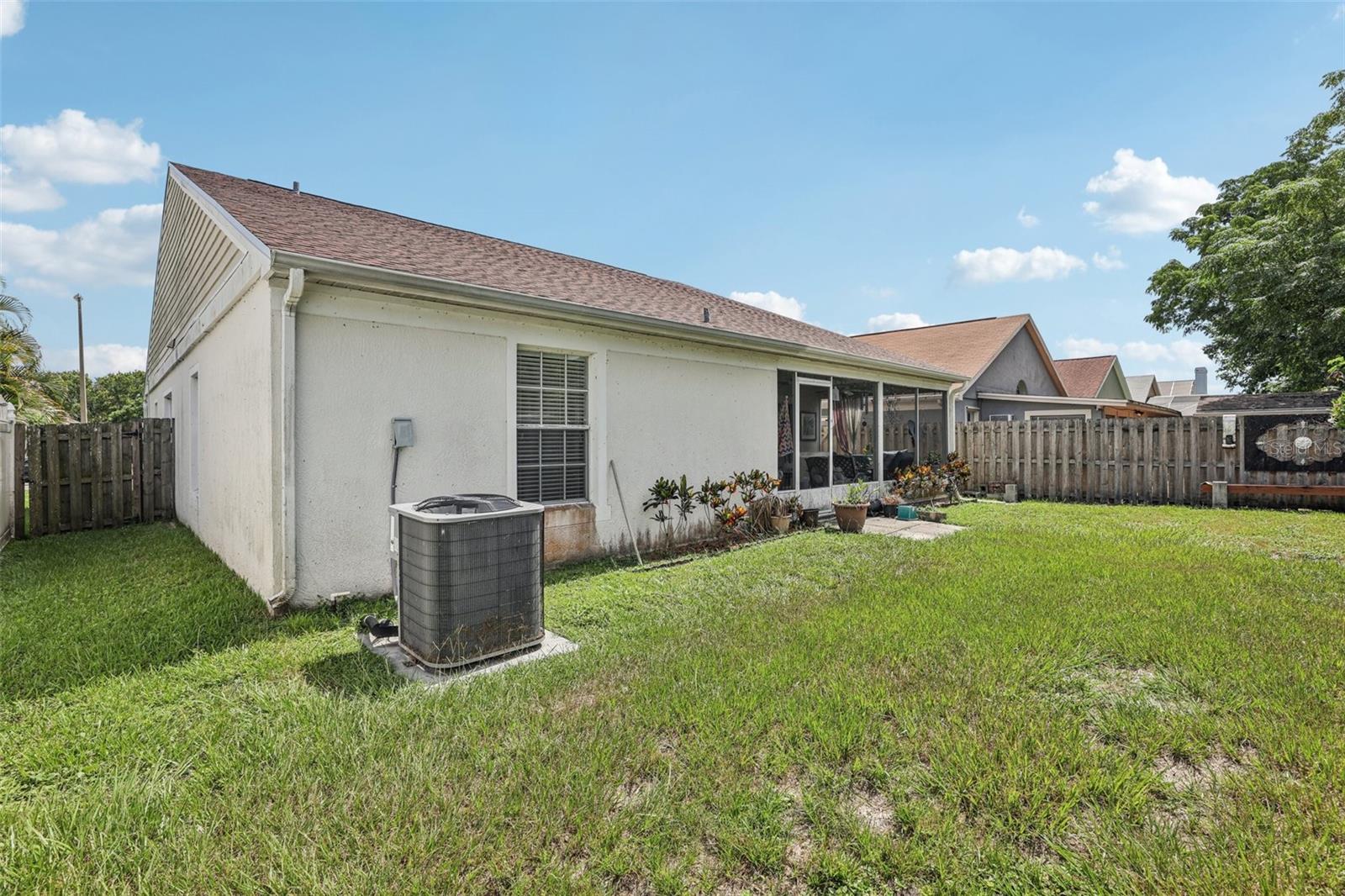 Image 38 of 62 For 8407 Fort Thomas Way