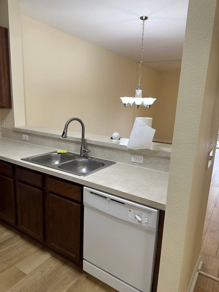 Image 13 of 29 For 10642 Regent Square Drive 1302