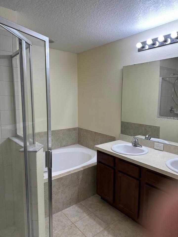 Image 24 of 29 For 10642 Regent Square Drive 1302
