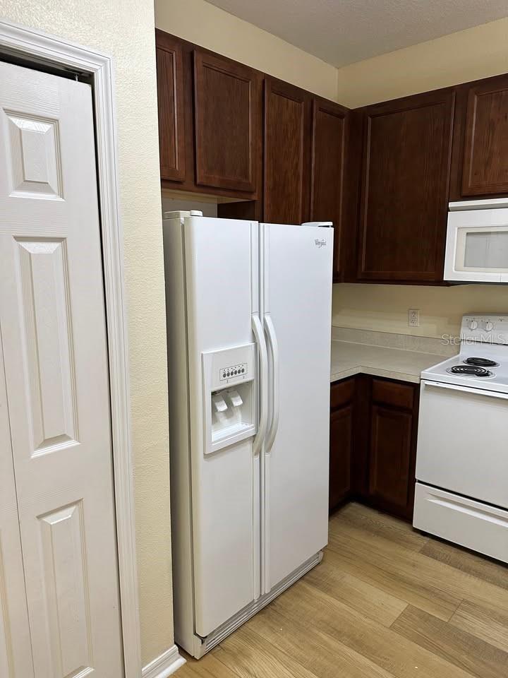 Image 27 of 29 For 10642 Regent Square Drive 1302