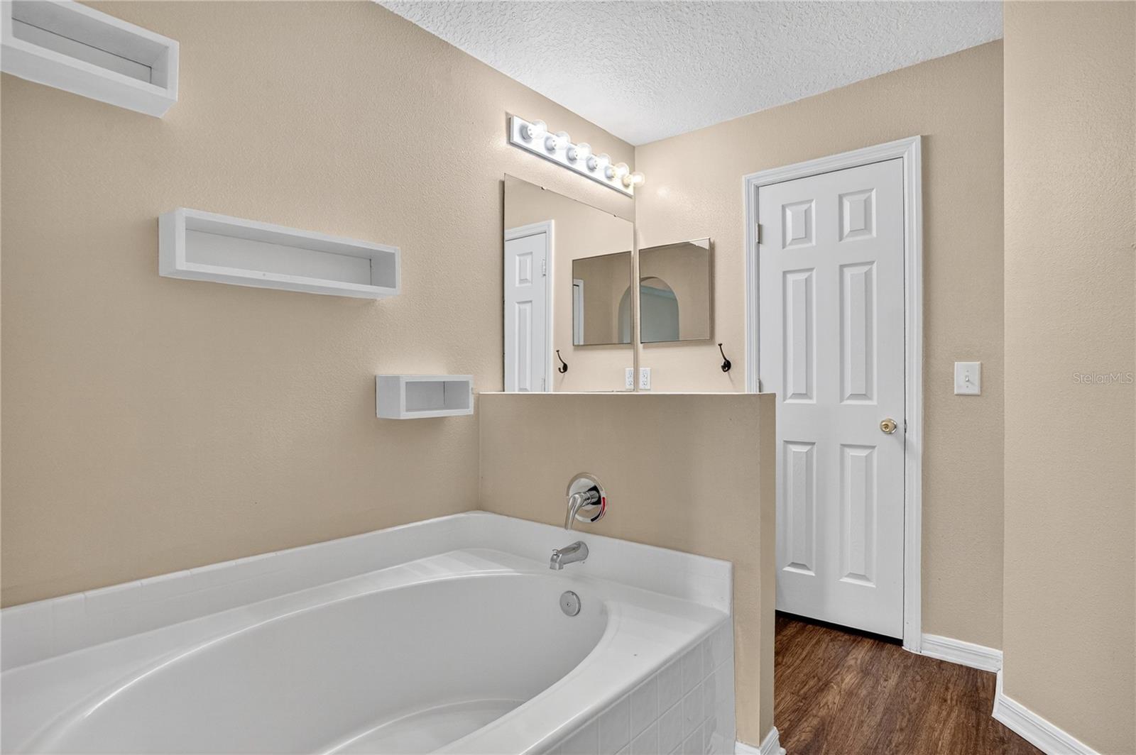 Image 14 of 21 For 1030 Lancelot Drive