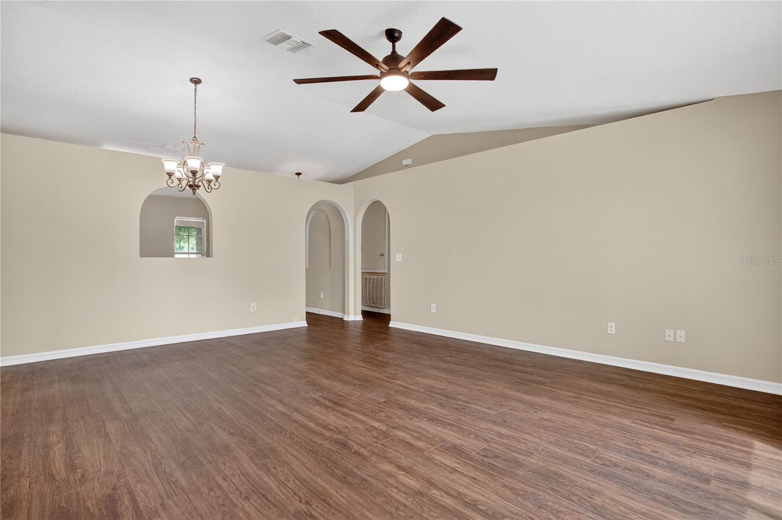 Image 3 of 21 For 1030 Lancelot Drive
