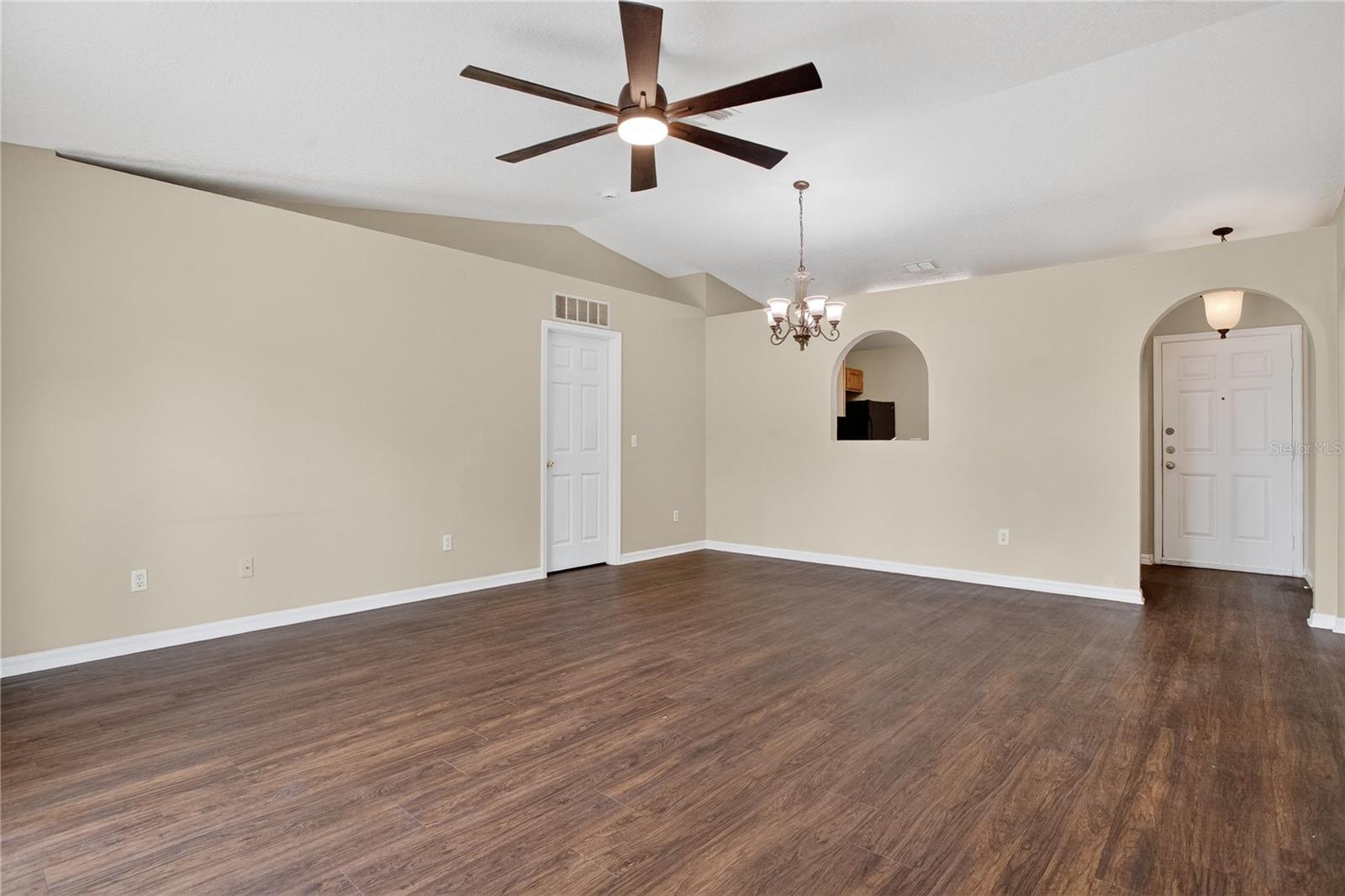 Image 4 of 21 For 1030 Lancelot Drive
