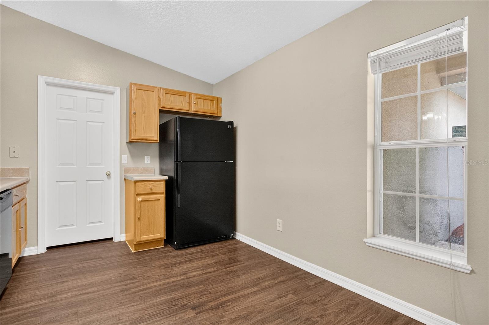 Image 7 of 21 For 1030 Lancelot Drive