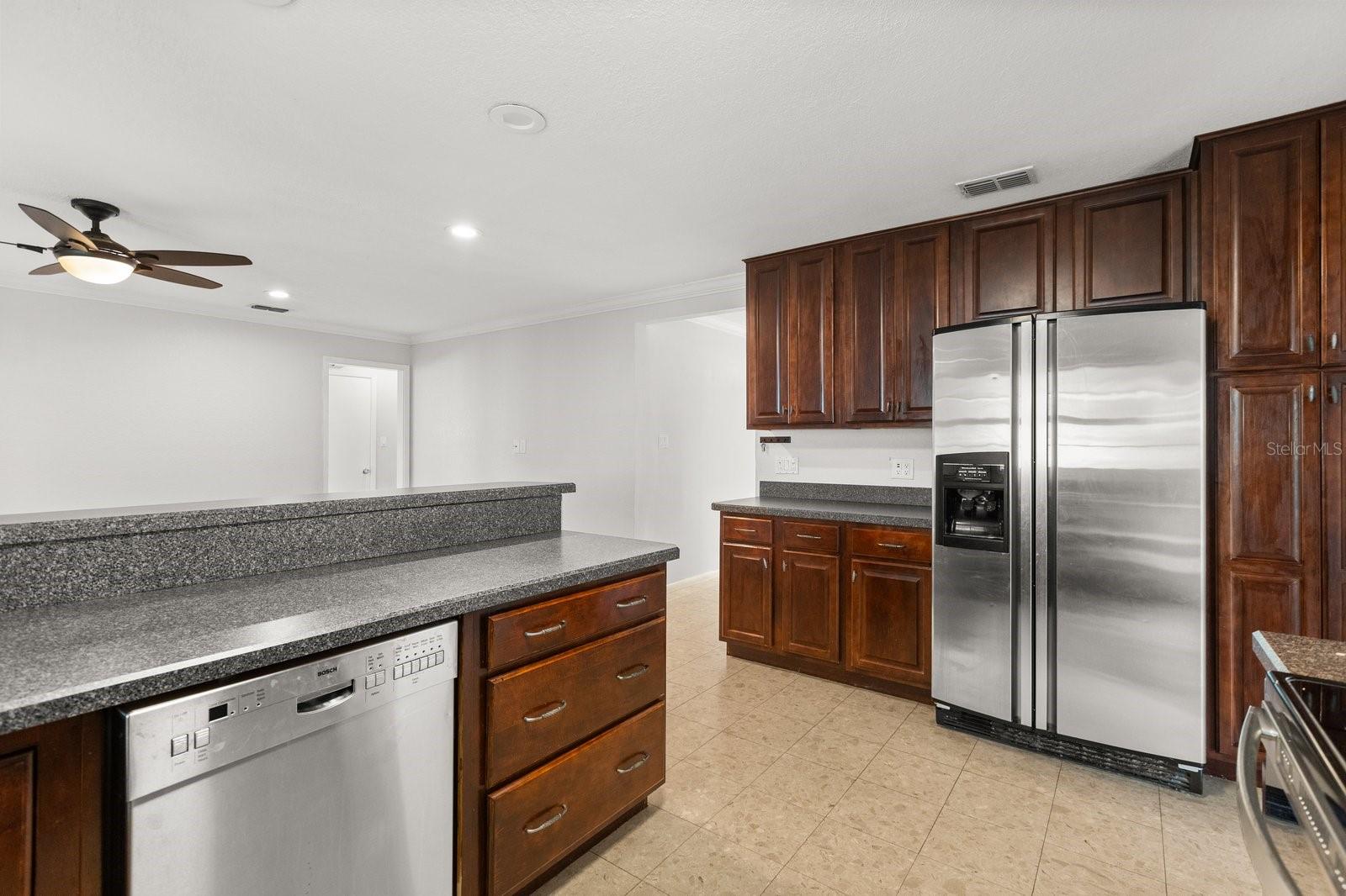 Image 12 of 30 For 620 Darcey Dr