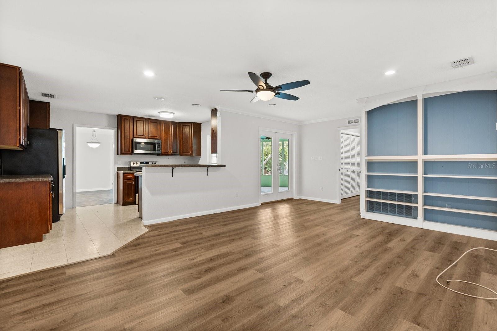 Image 15 of 30 For 620 Darcey Dr