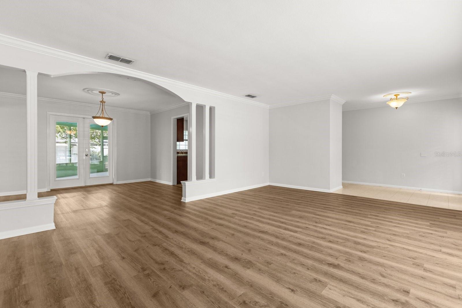 Image 7 of 30 For 620 Darcey Dr