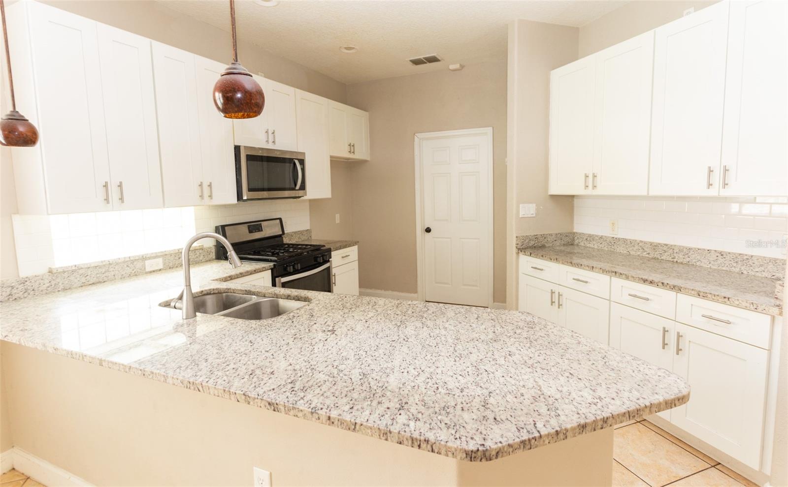 Image 4 of 27 For 953 Lascala Drive