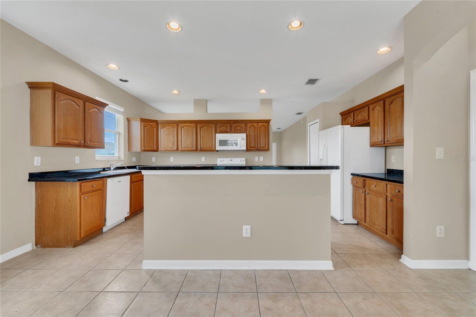 Image 10 of 45 For 24600 Victoria Wood Court