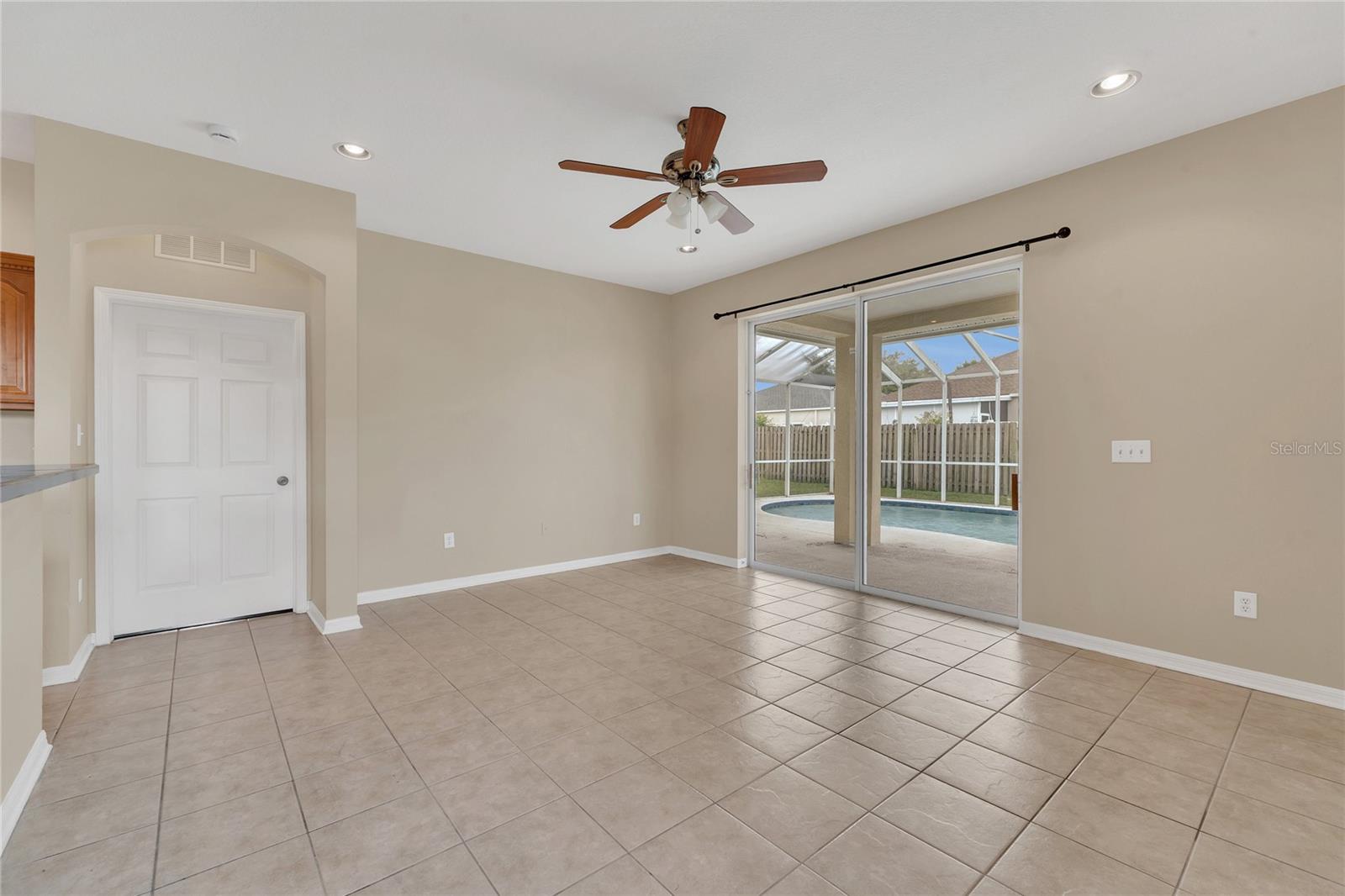 Image 17 of 45 For 24600 Victoria Wood Court