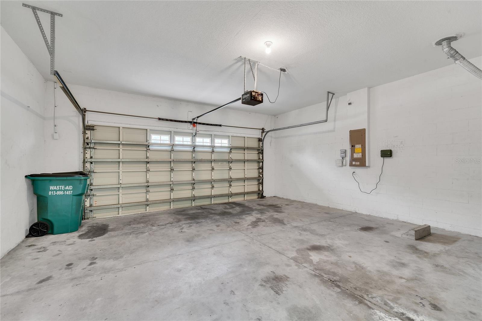 Image 22 of 45 For 24600 Victoria Wood Court
