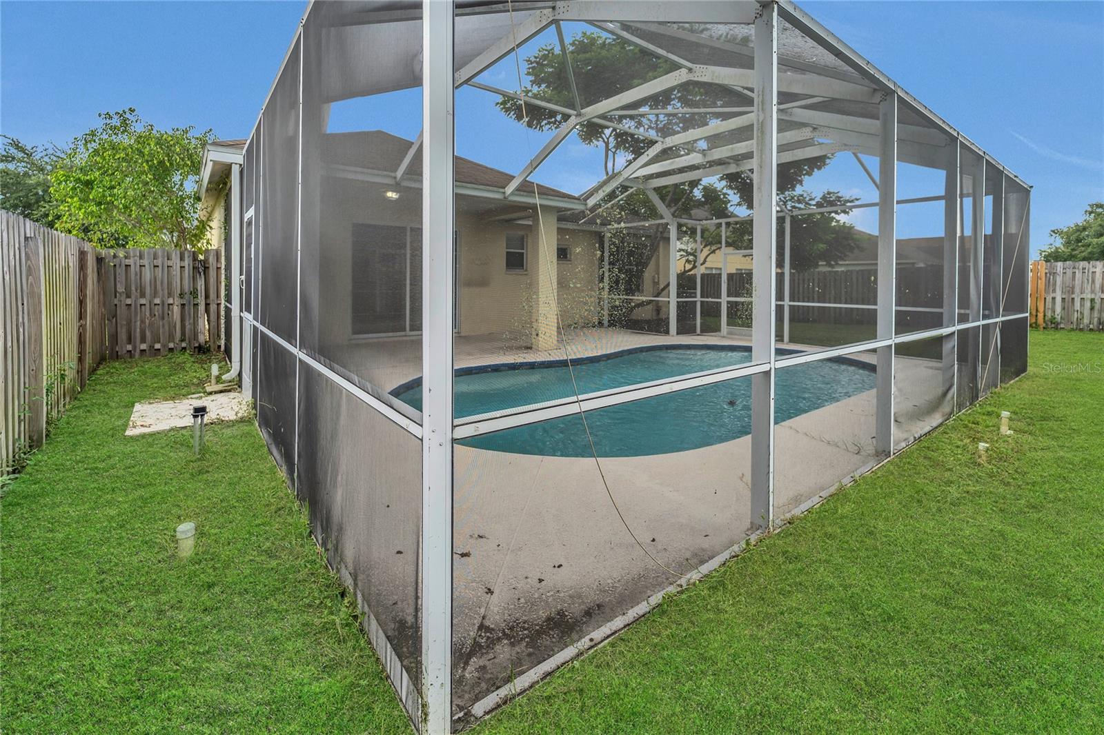 Image 26 of 45 For 24600 Victoria Wood Court