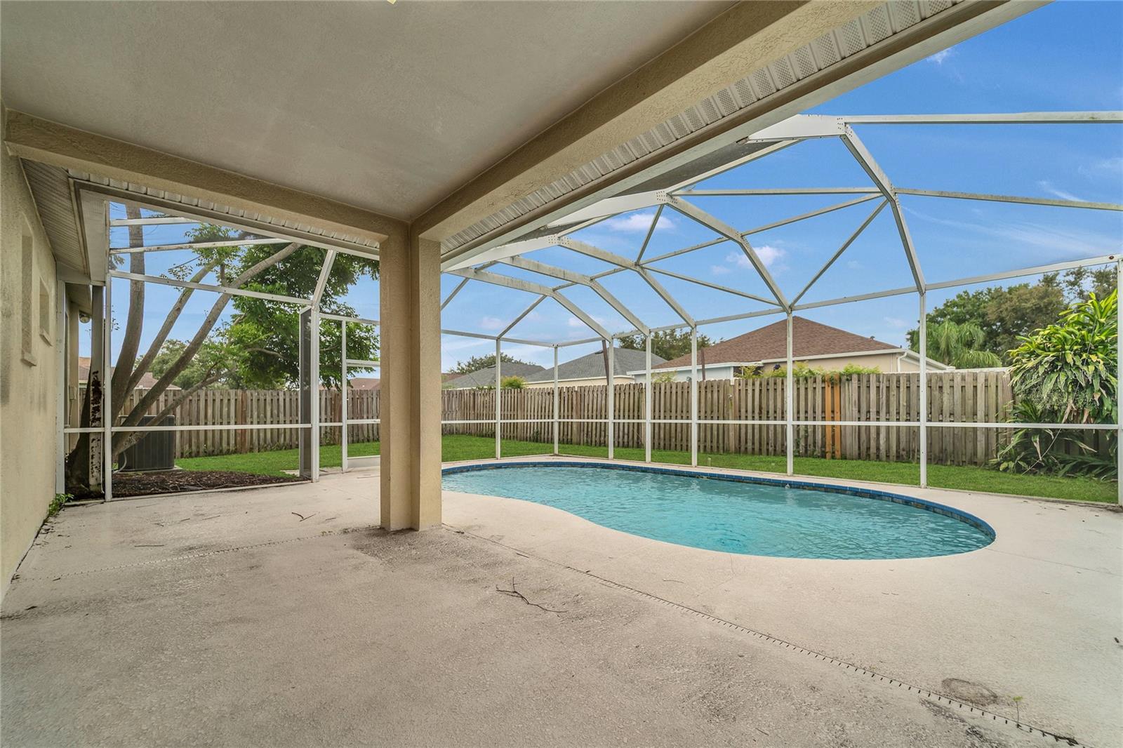Image 29 of 45 For 24600 Victoria Wood Court