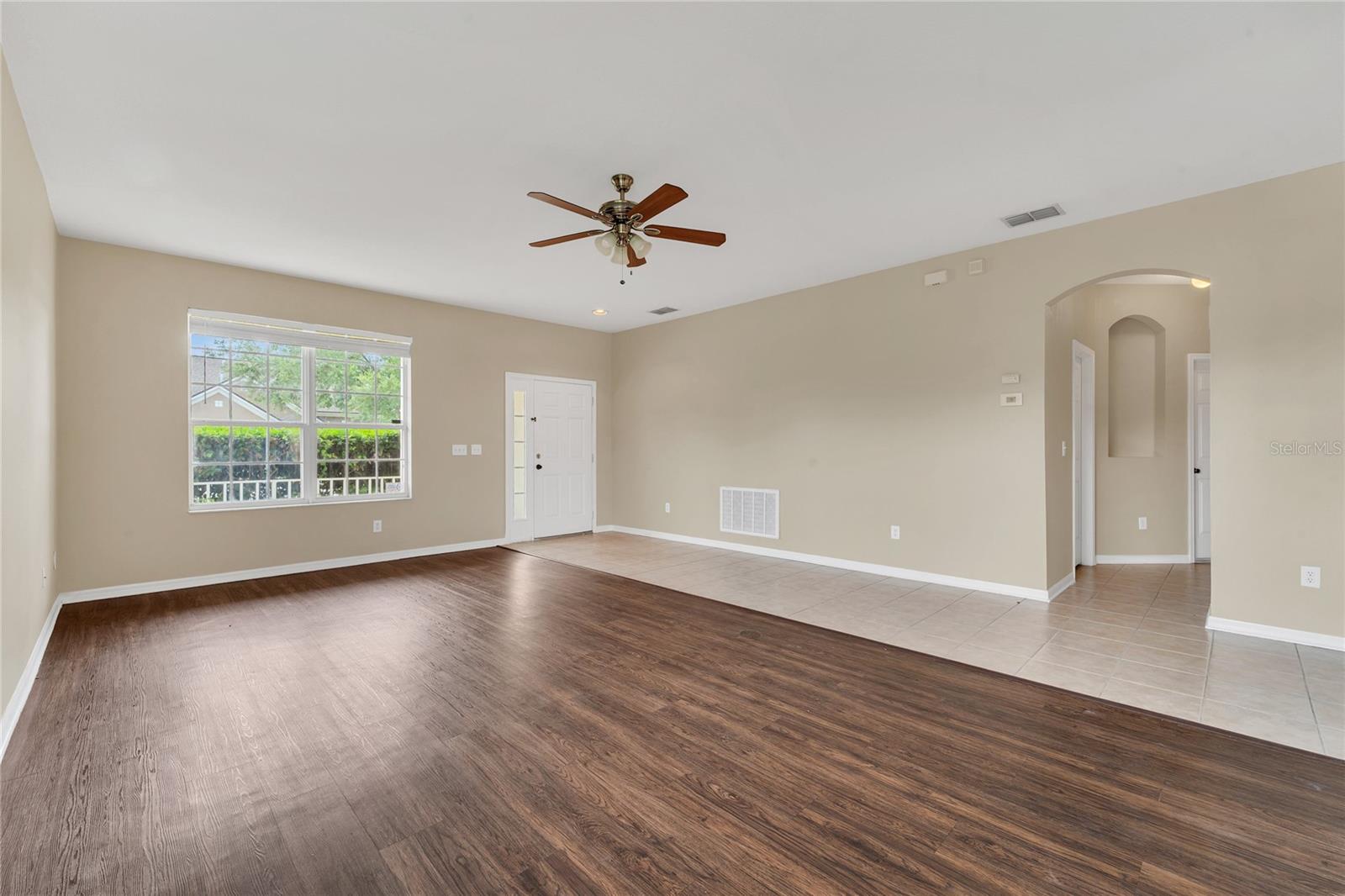 Image 4 of 45 For 24600 Victoria Wood Court