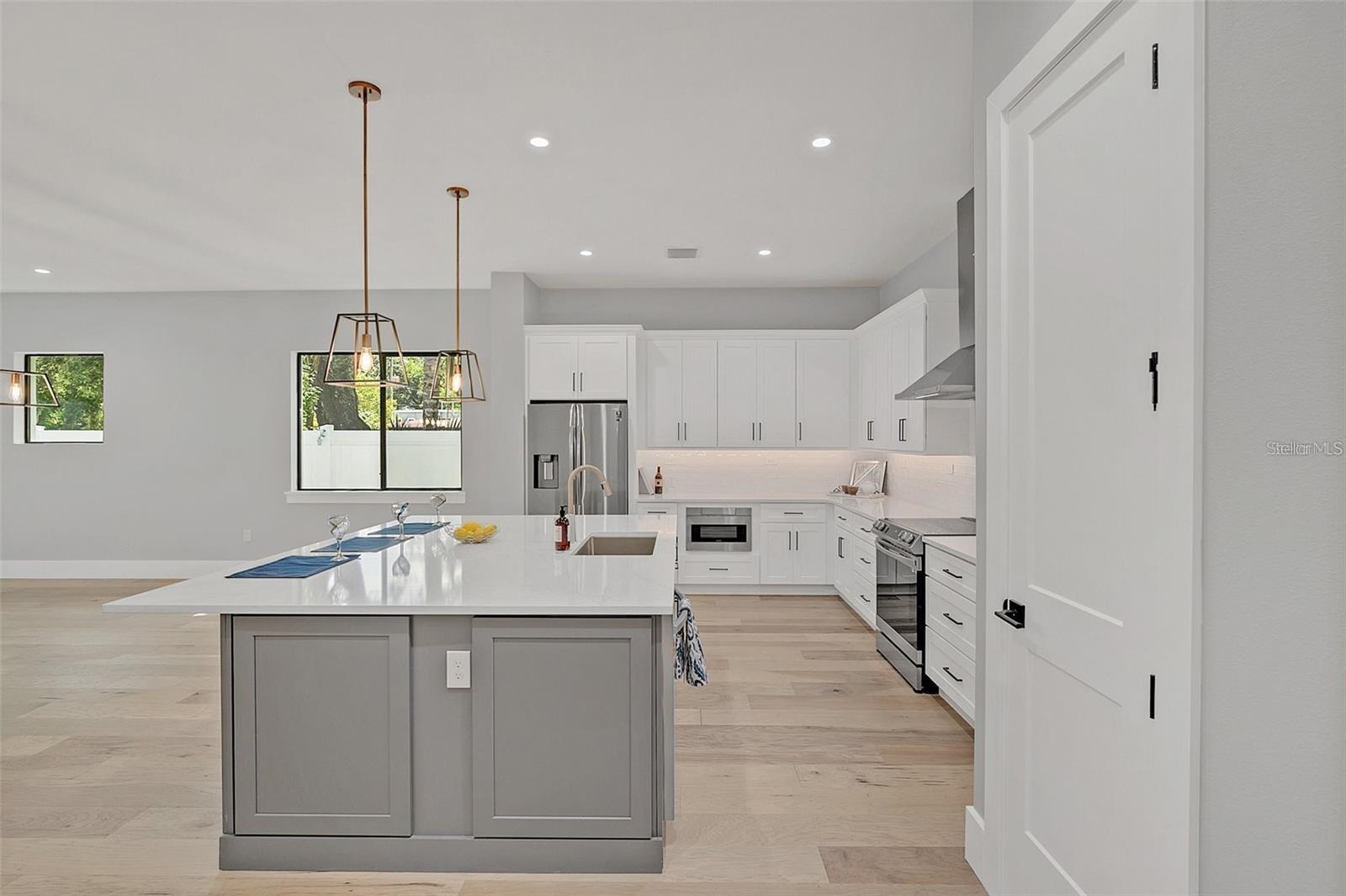 Image 3 of 7 For 1012 Venetian Avenue