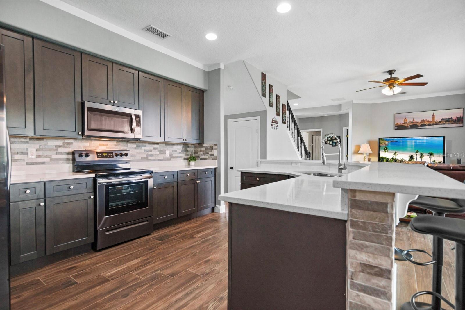 Image 15 of 74 For 5209 Cape Hatteras Drive