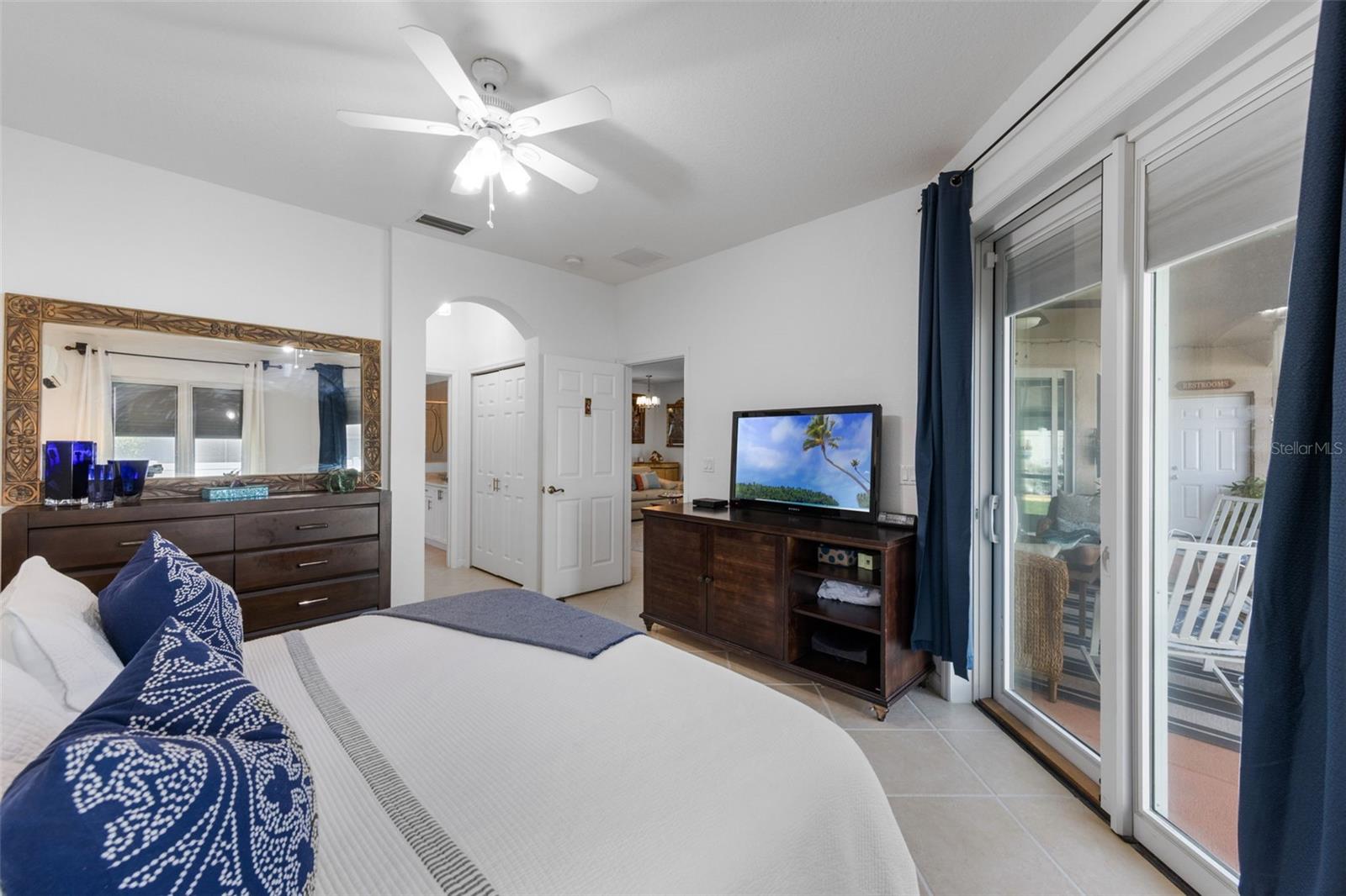Image 18 of 41 For 2977 White Cedar Circle