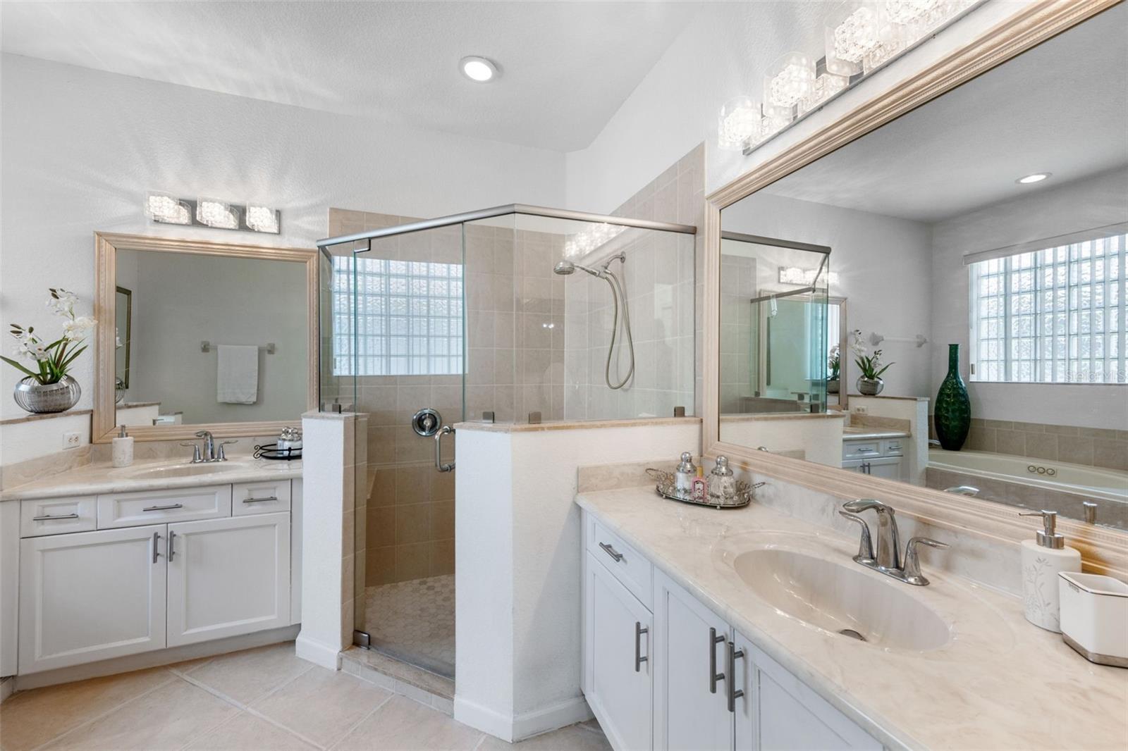 Image 19 of 41 For 2977 White Cedar Circle