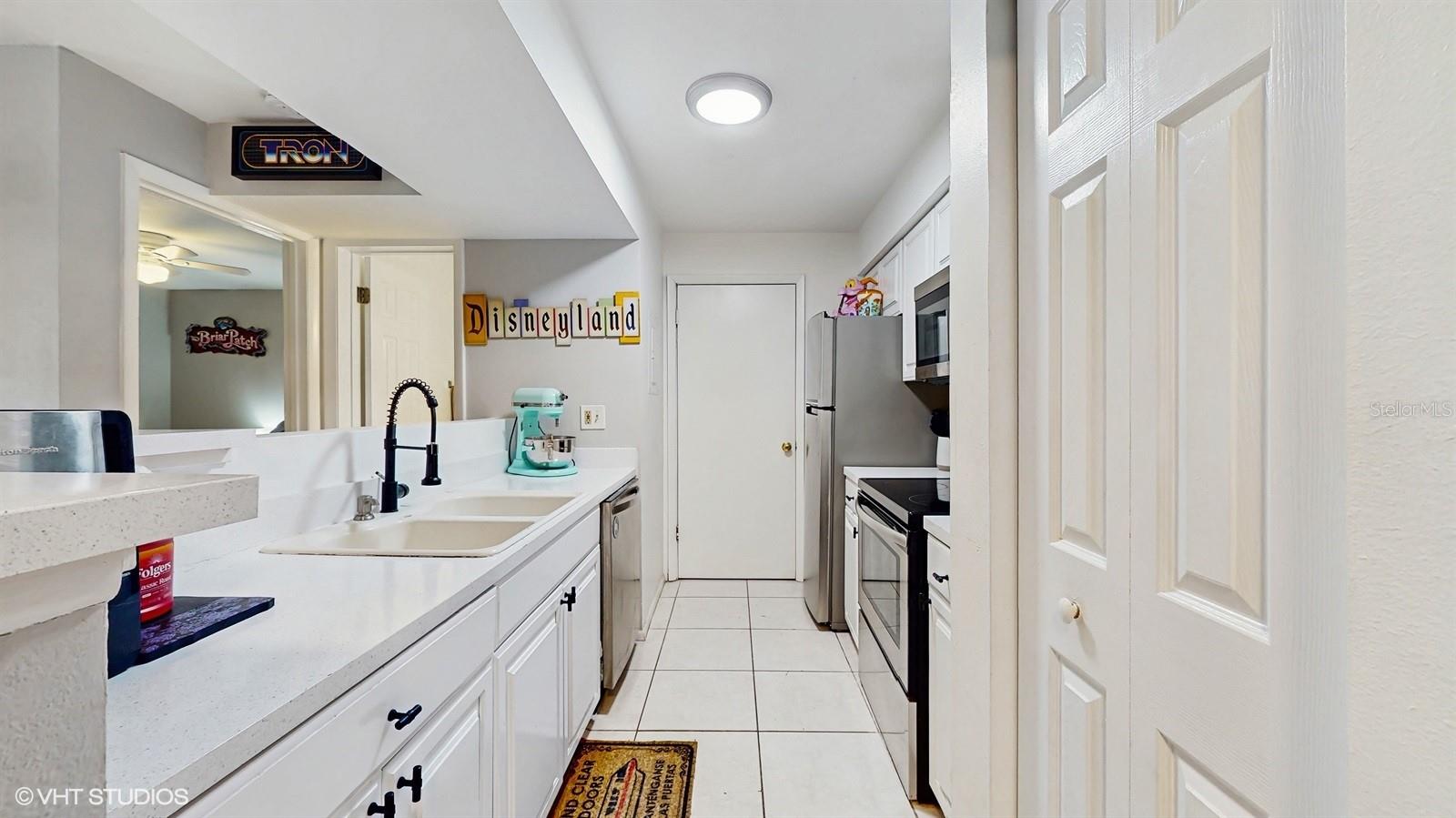 Image 11 of 32 For 3012 Parkway Boulevard 203