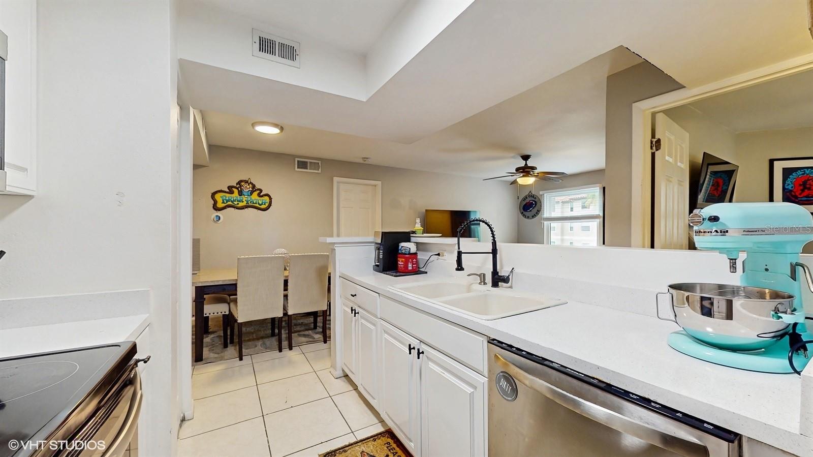 Image 12 of 32 For 3012 Parkway Boulevard 203
