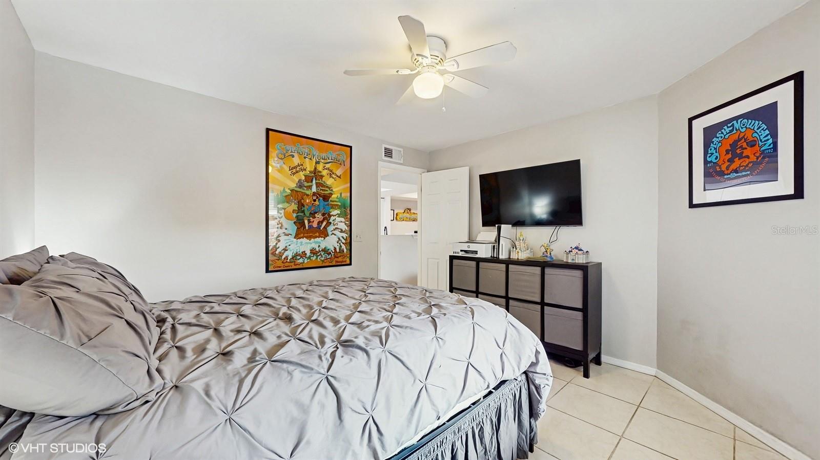 Image 23 of 32 For 3012 Parkway Boulevard 203