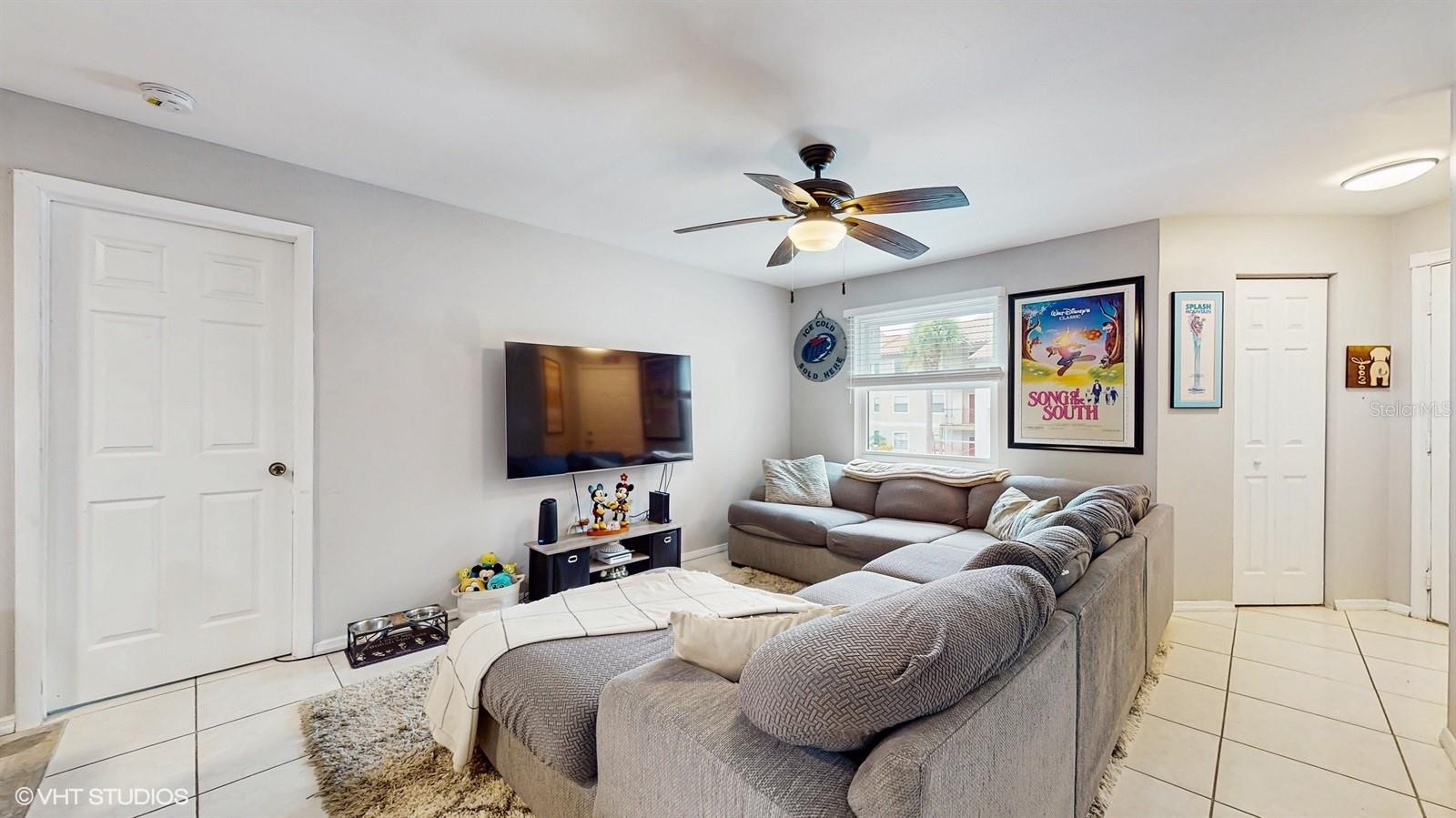 Image 3 of 32 For 3012 Parkway Boulevard 203