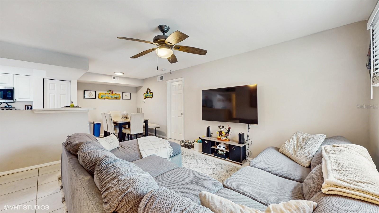 Image 4 of 32 For 3012 Parkway Boulevard 203