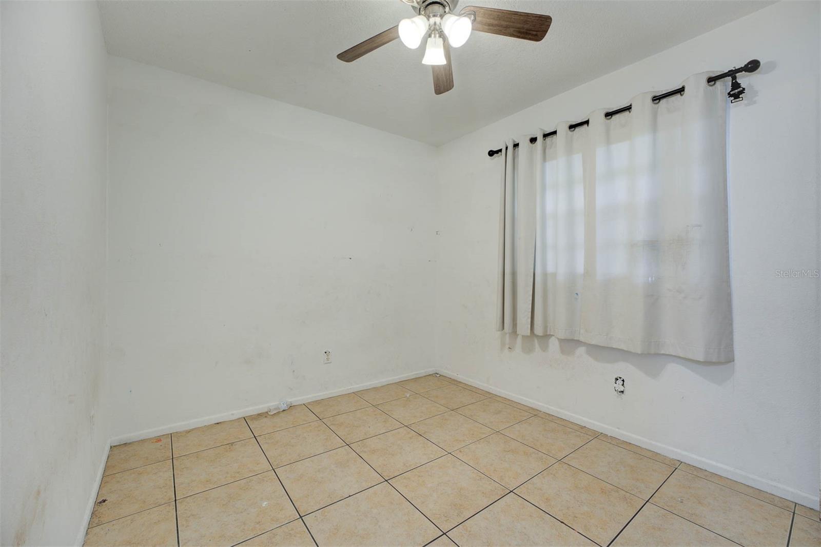 Image 10 of 16 For 1831 Wilton Avenue