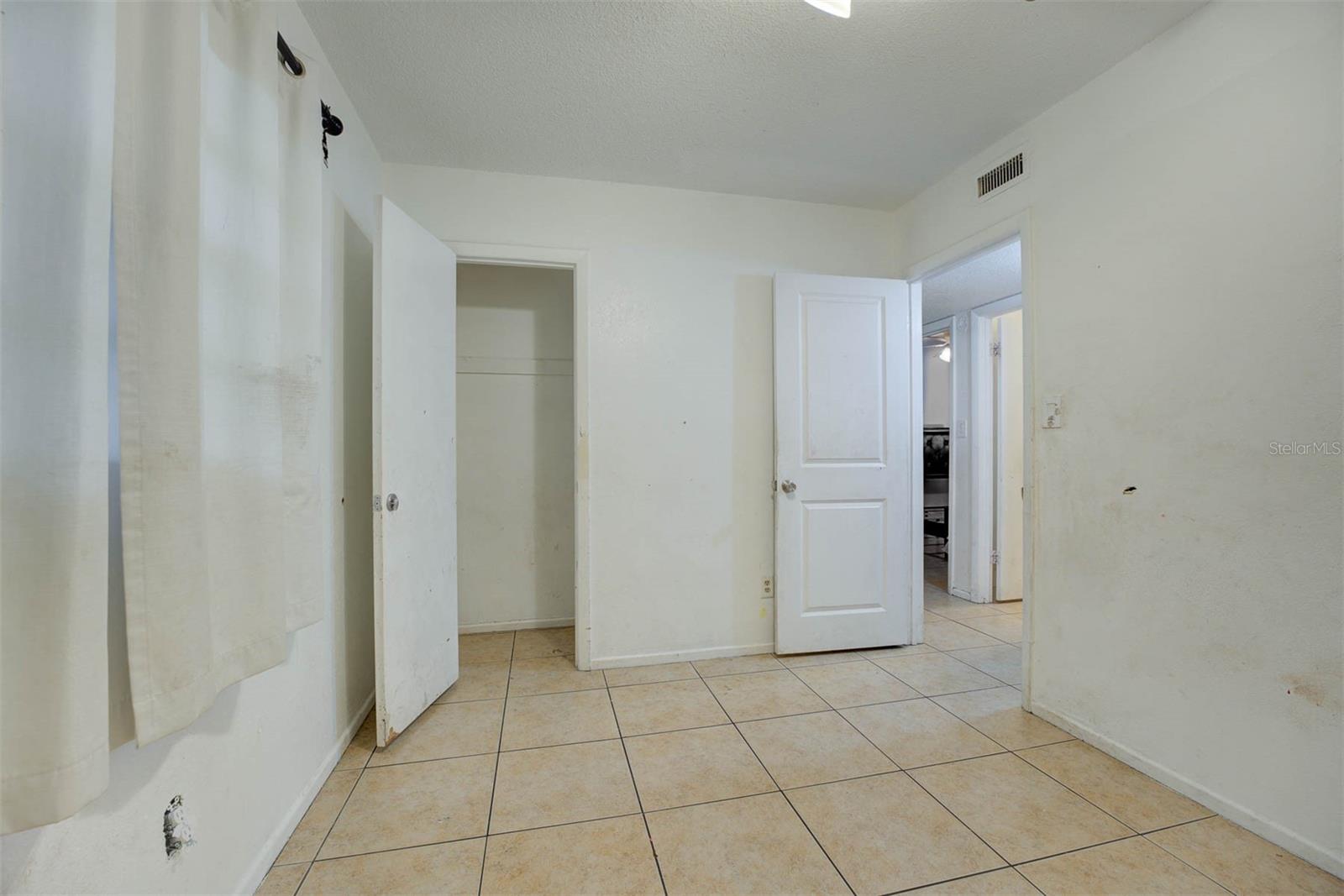 Image 11 of 16 For 1831 Wilton Avenue