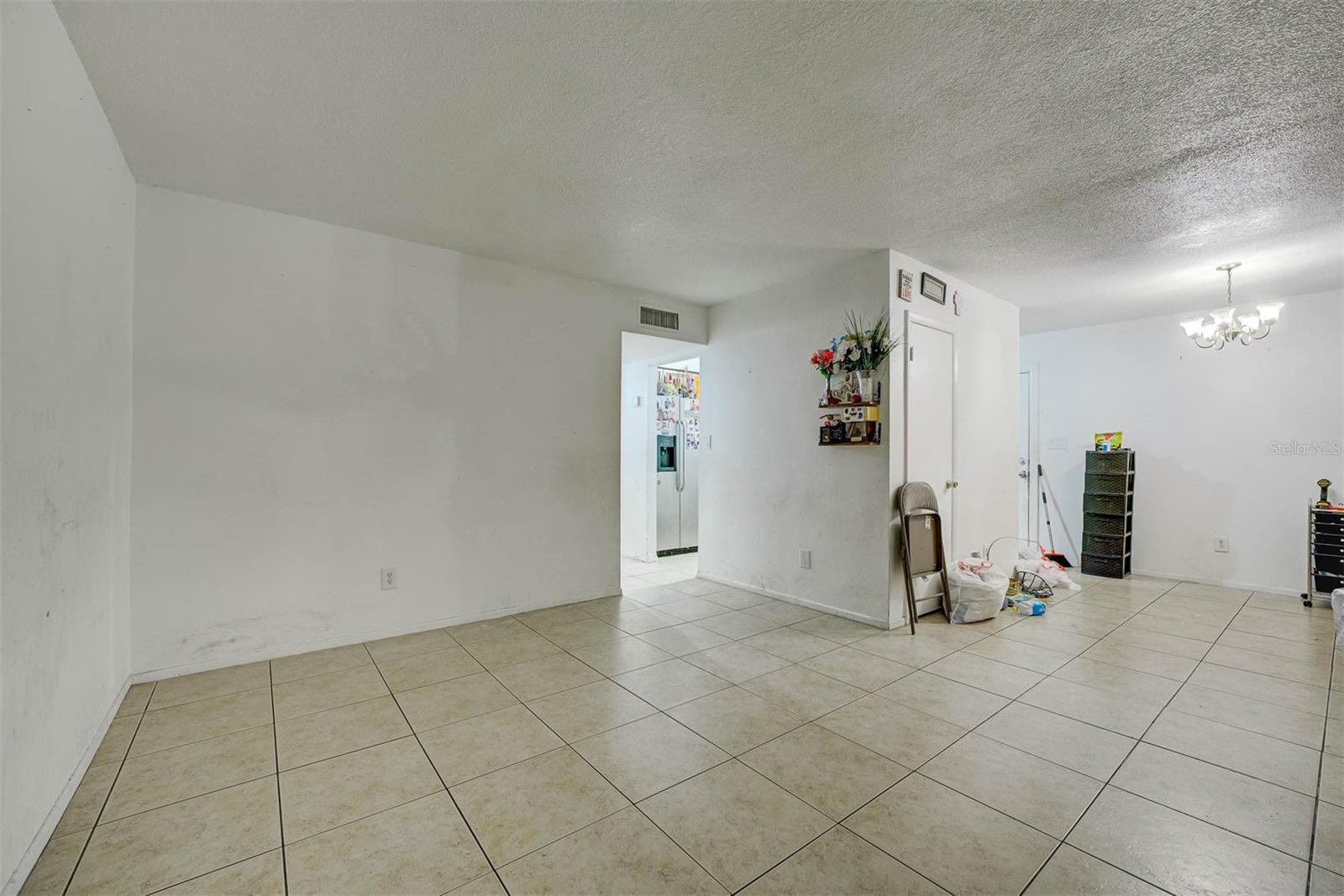 Image 3 of 16 For 1831 Wilton Avenue