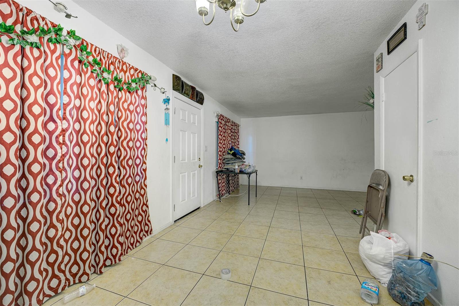 Image 4 of 16 For 1831 Wilton Avenue