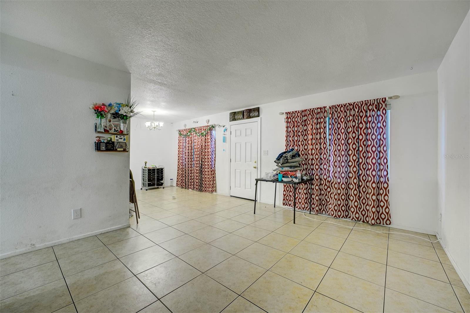 Image 5 of 16 For 1831 Wilton Avenue