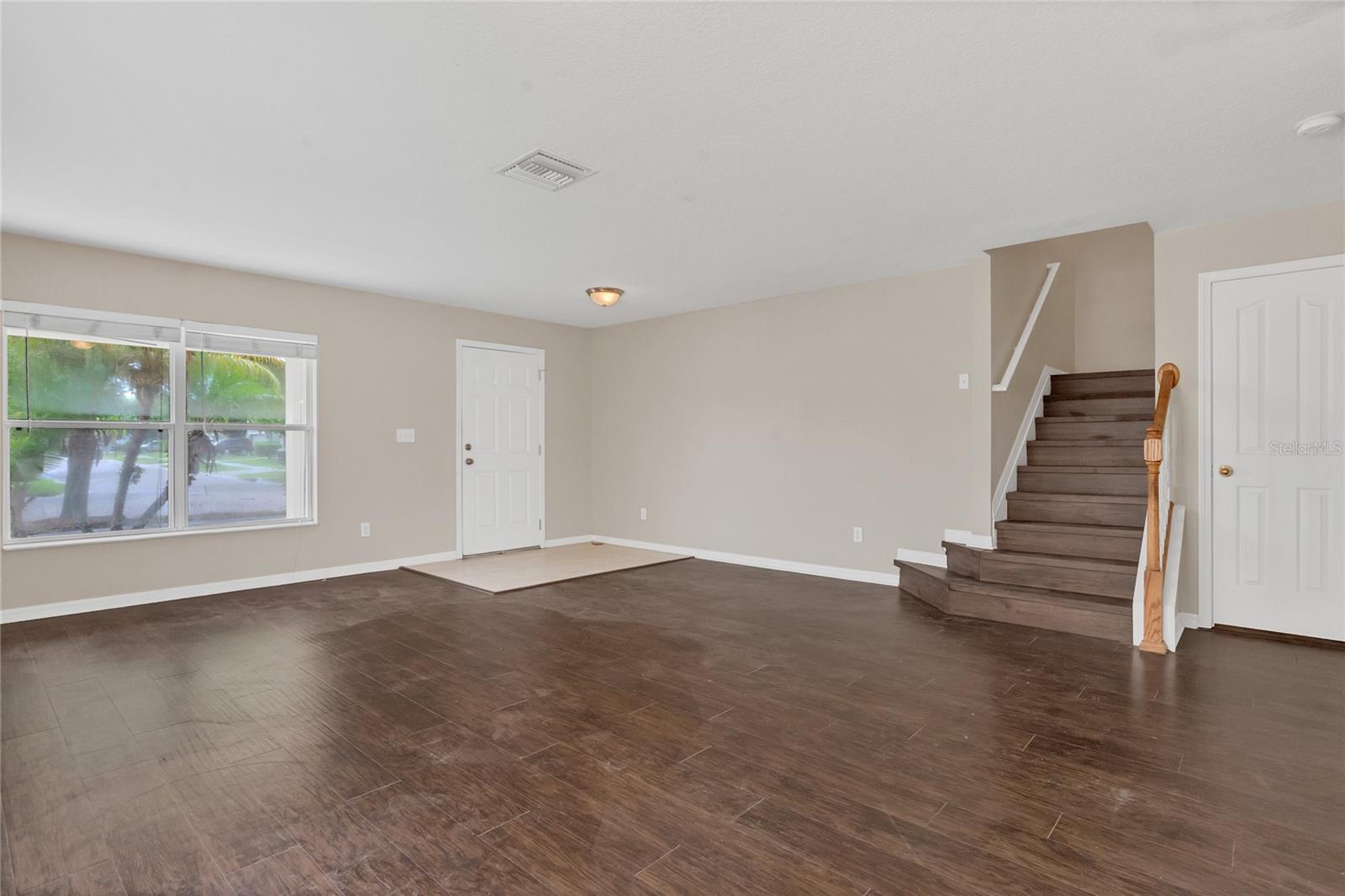 Image 2 of 36 For 316 Crichton Street