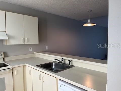Image 5 of 11 For 2564 Woodgate Boulevard 205