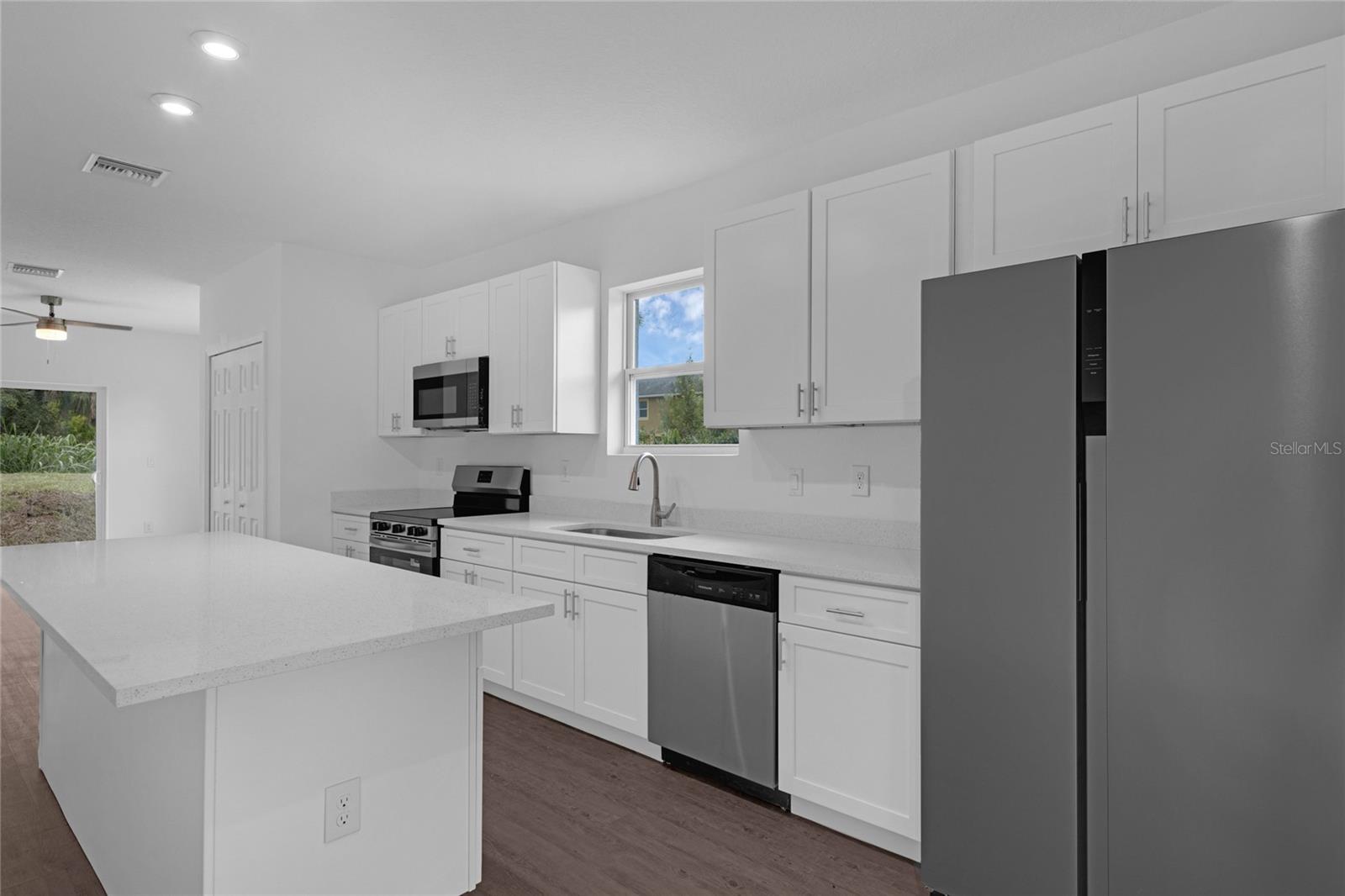 Image 10 of 29 For 2229 Randall Street