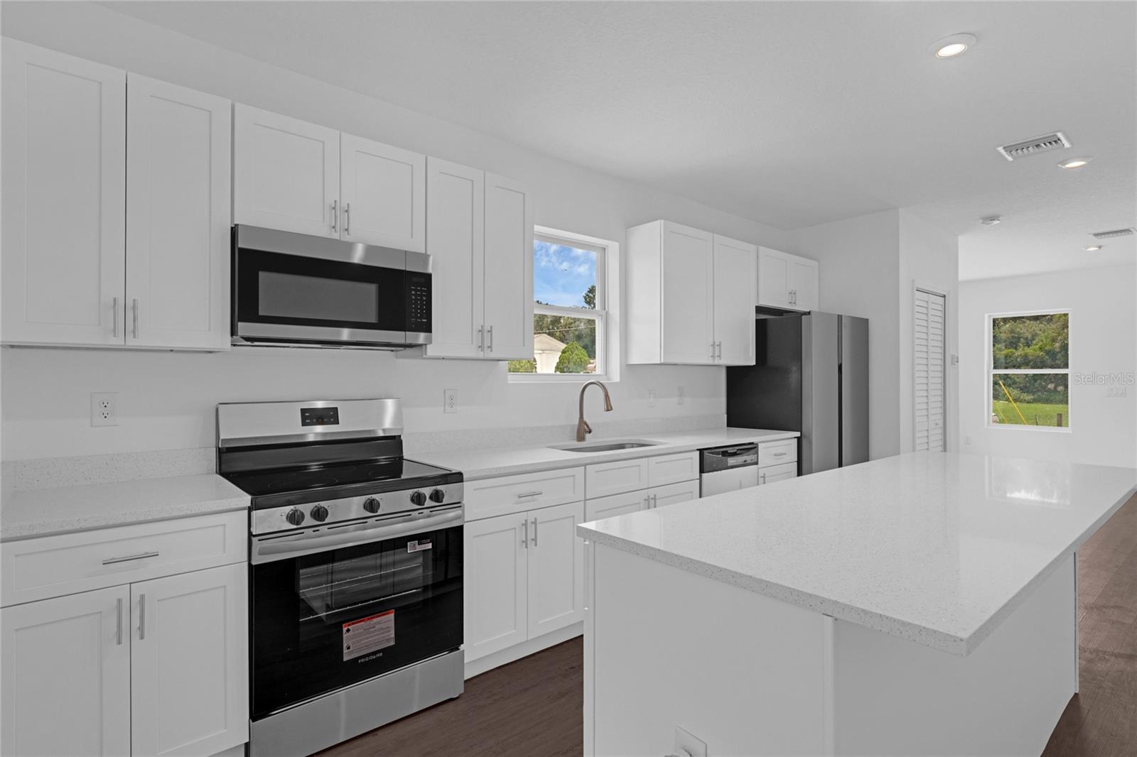 Image 9 of 29 For 2229 Randall Street