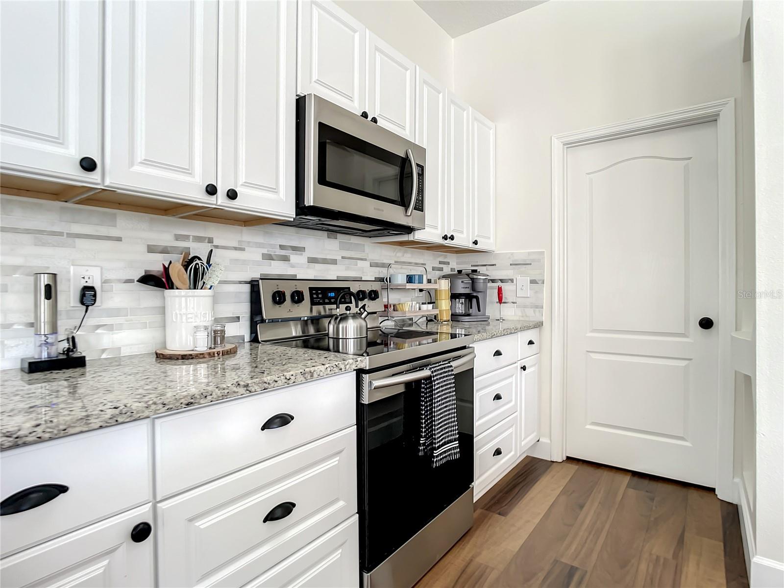 Image 11 of 22 For 2150 Normandy Boulevard