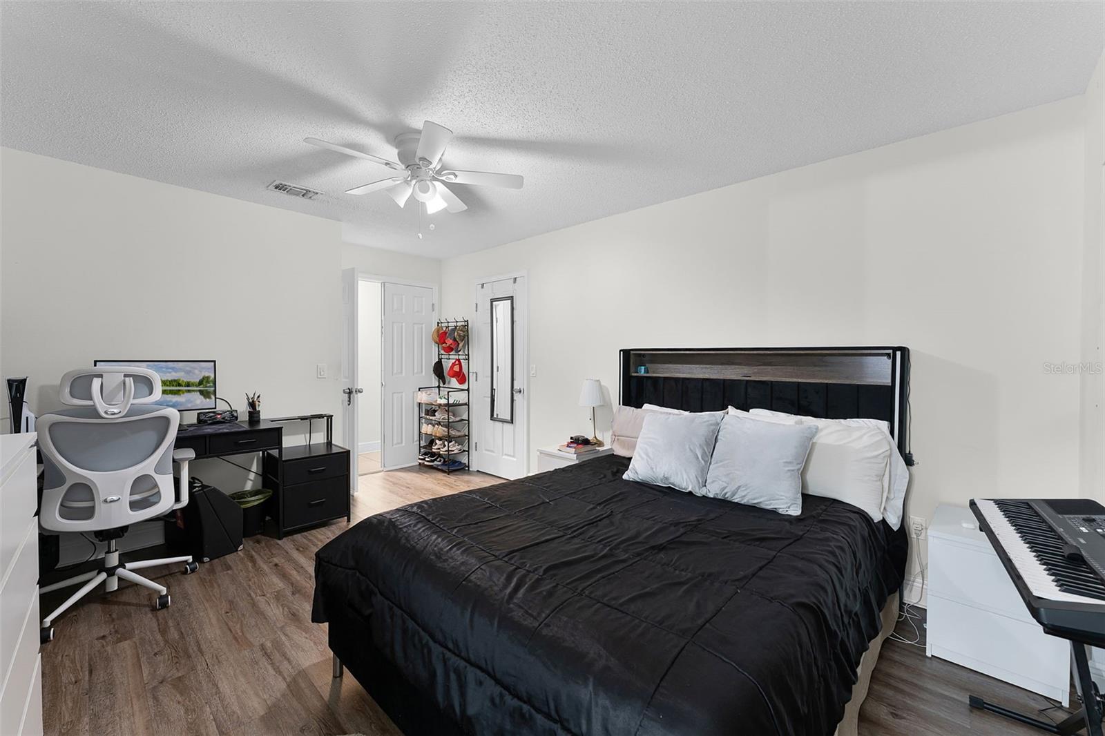 Image 26 of 42 For 11402 Brithon Drive