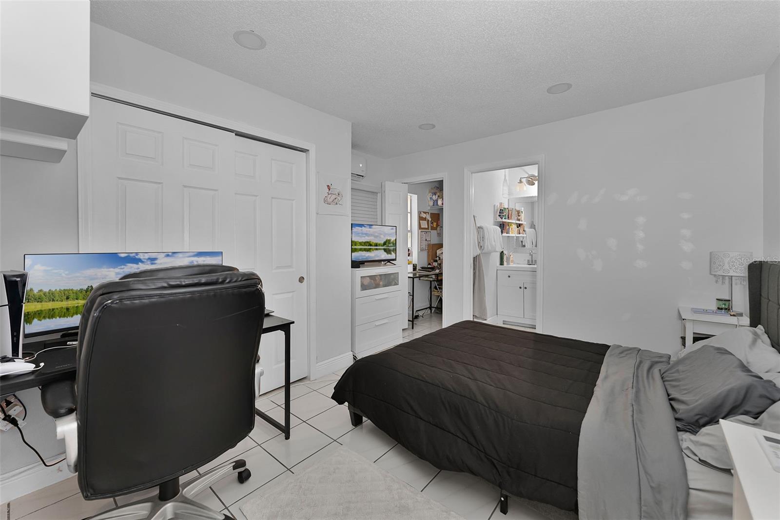 Image 33 of 42 For 11402 Brithon Drive