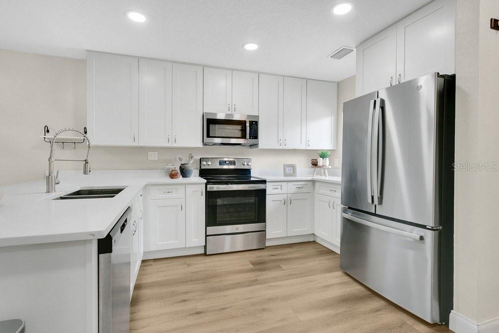 Image 11 of 32 For 2318 Inagua Way