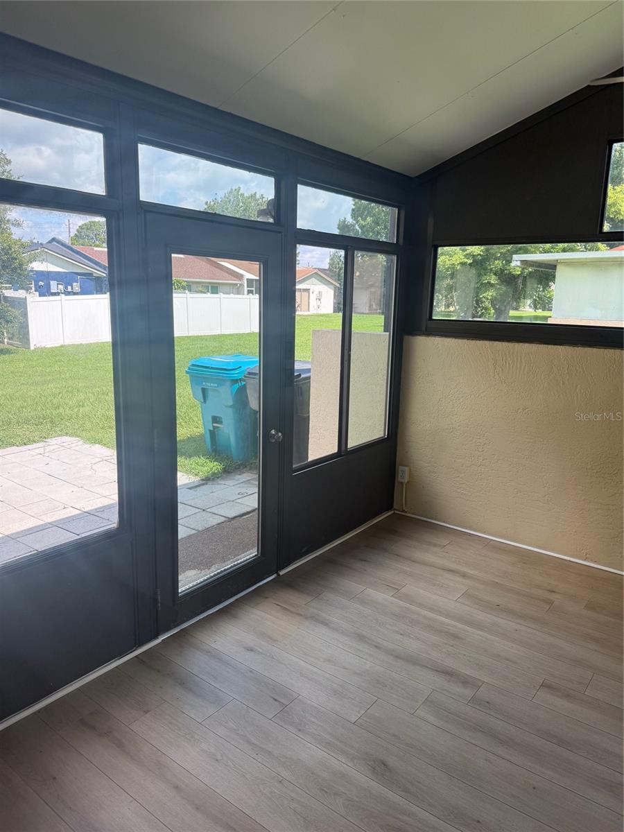 Image 10 of 23 For 1002 Oropesa Avenue