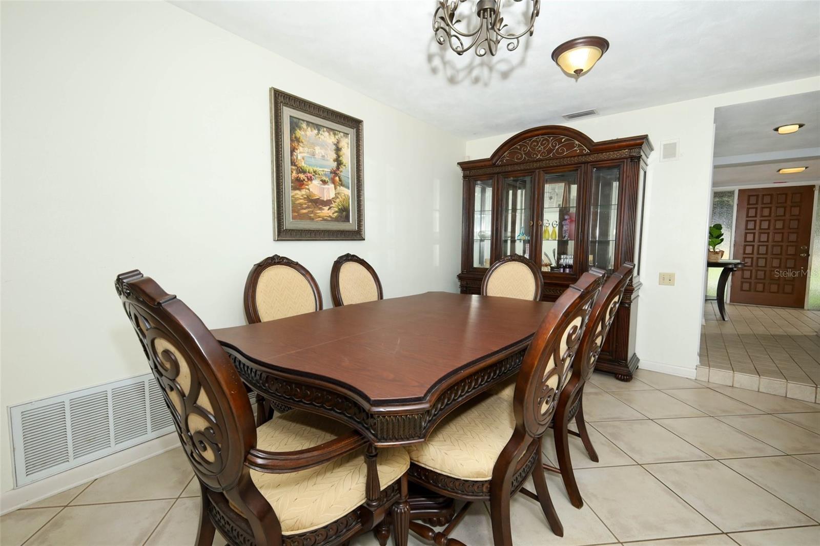 Image 14 of 48 For 670 Palm Drive