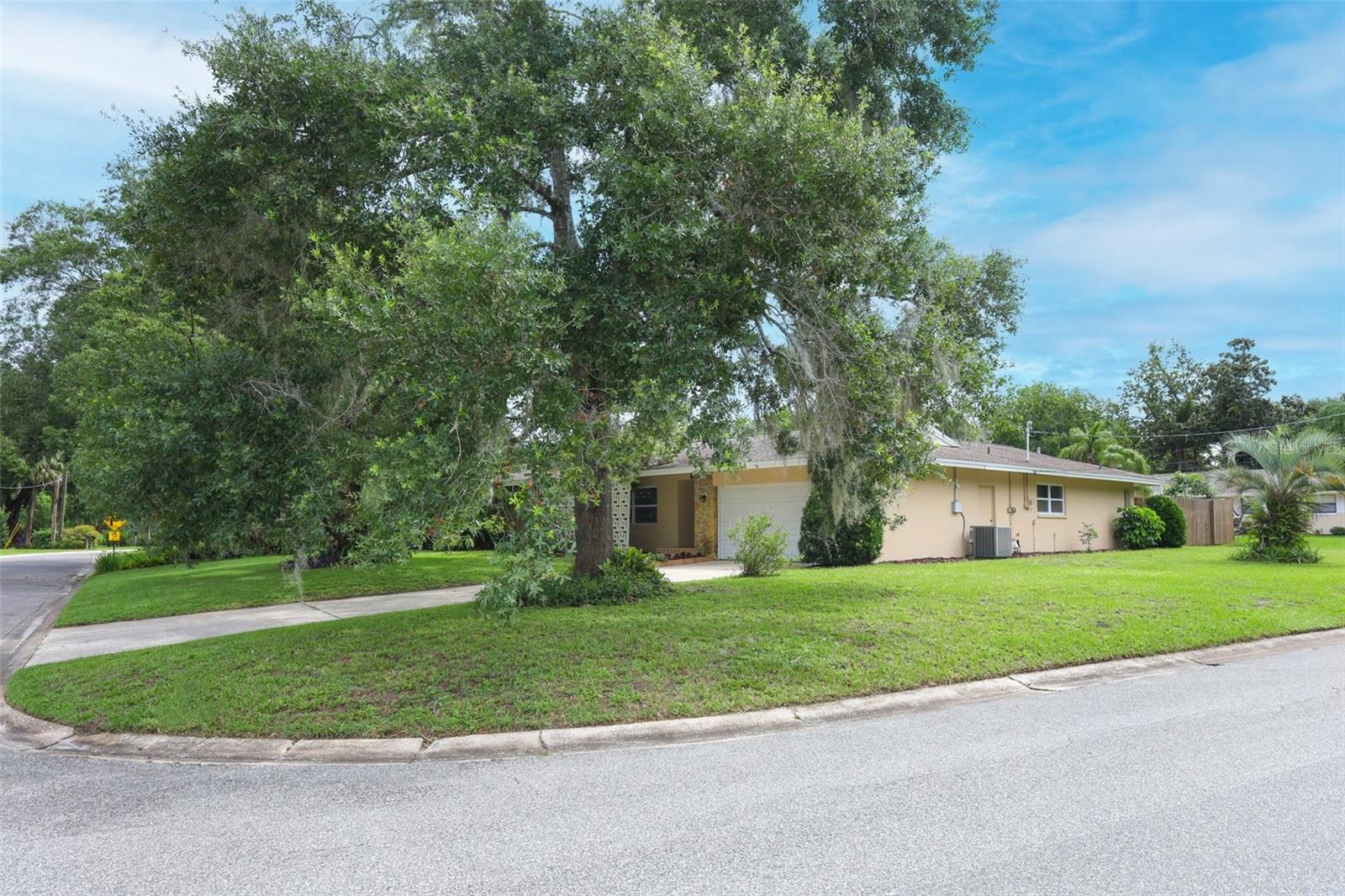 Image 41 of 48 For 670 Palm Drive