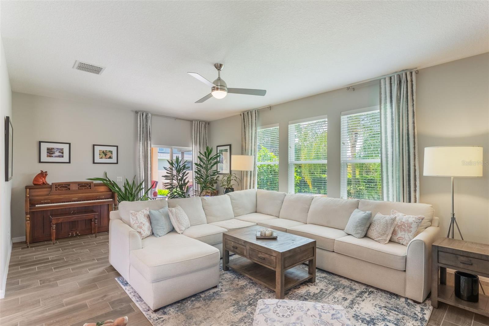 Image 12 of 53 For 3948 Parkhouse Drive