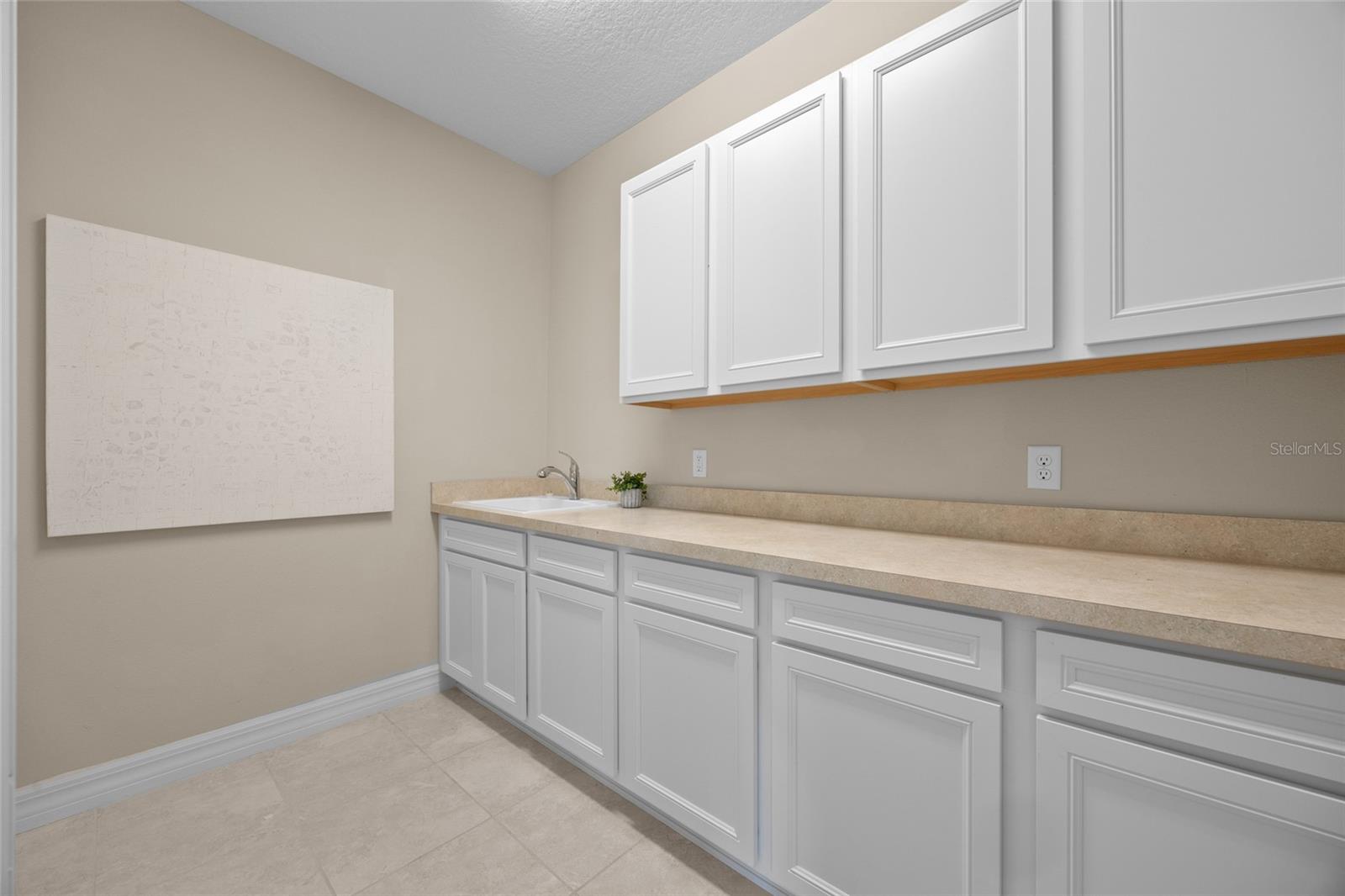 Image 14 of 73 For 2880 Lake Pointe Drive