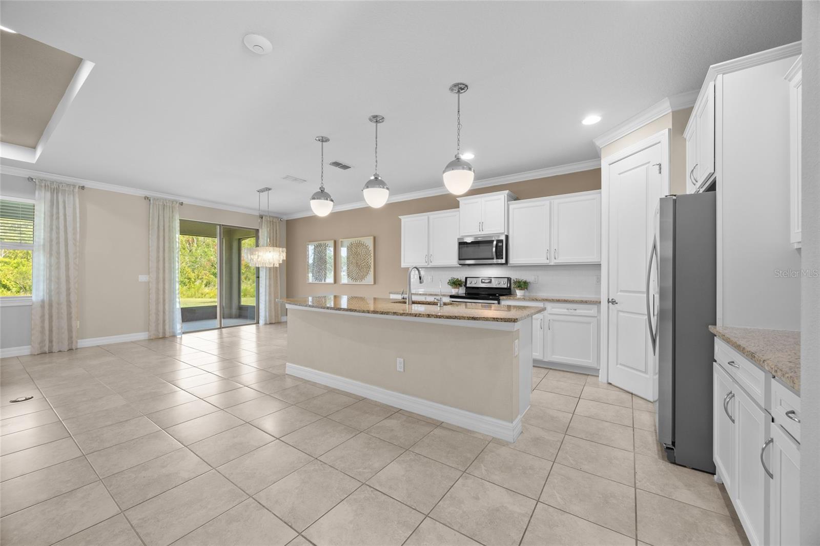 Image 18 of 73 For 2880 Lake Pointe Drive
